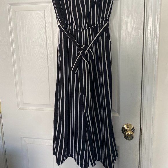 Strapless Black and White Jumpsuit with Tie Belt and Pockets - Picture 5 of 7